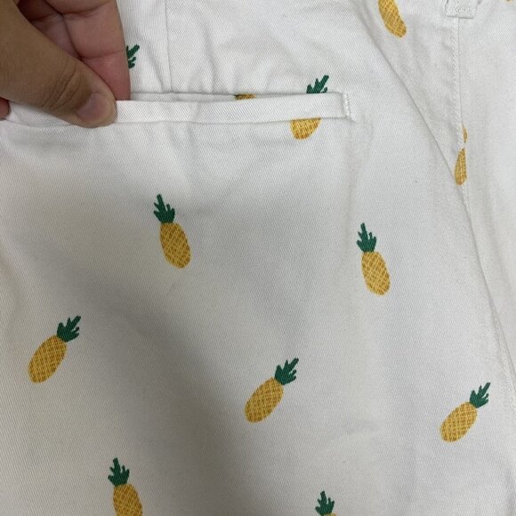 J Crew Gramercy Mens 33 Bermuda Shorts White Pineapple Print Golf Athleisure - Picture 7 of 15